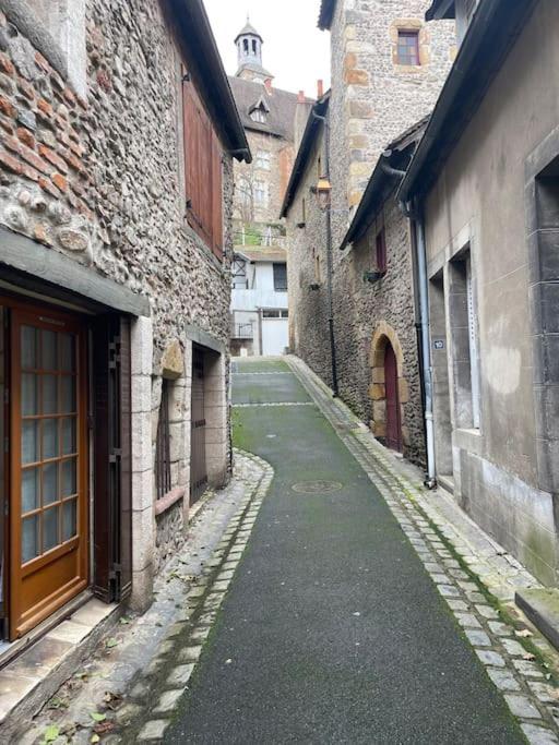 Au Coeur De La Cite Medievale Montluçon Esterno foto